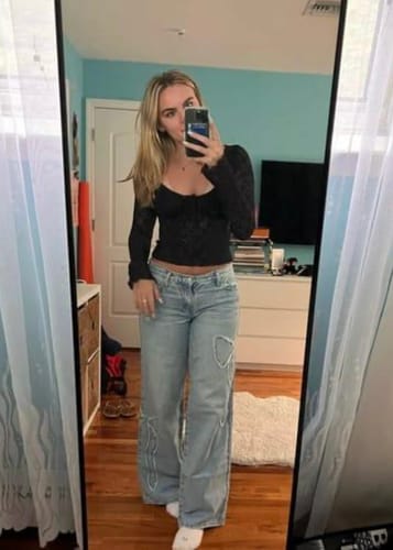 Customer photo review of Emily™ - Low Rise Bow Jeans