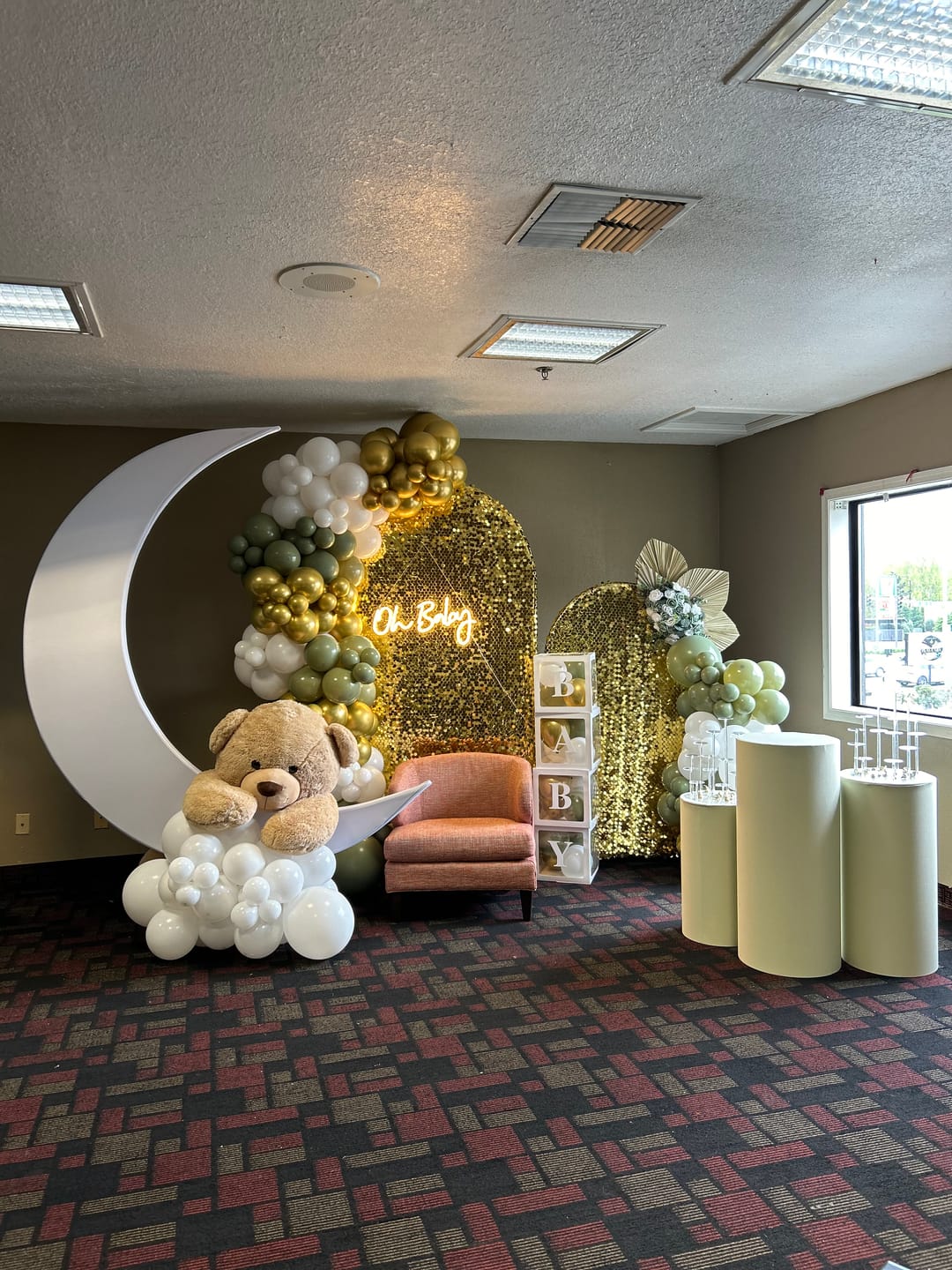 Customer photo review of 6.5ft Portable Crescent Moon Shape Stand for Baby Showers & Birthday & Wedding Events