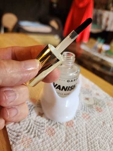Customer photo review of Vanish Cuticle Remover