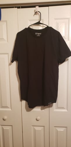 Customer photo review of 021 ESSENTIAL DROP-CUT T-SHIRT - BLACK