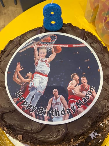Customer photo review of 20 cm Pre-cut Circle Custom Edible Icing Image