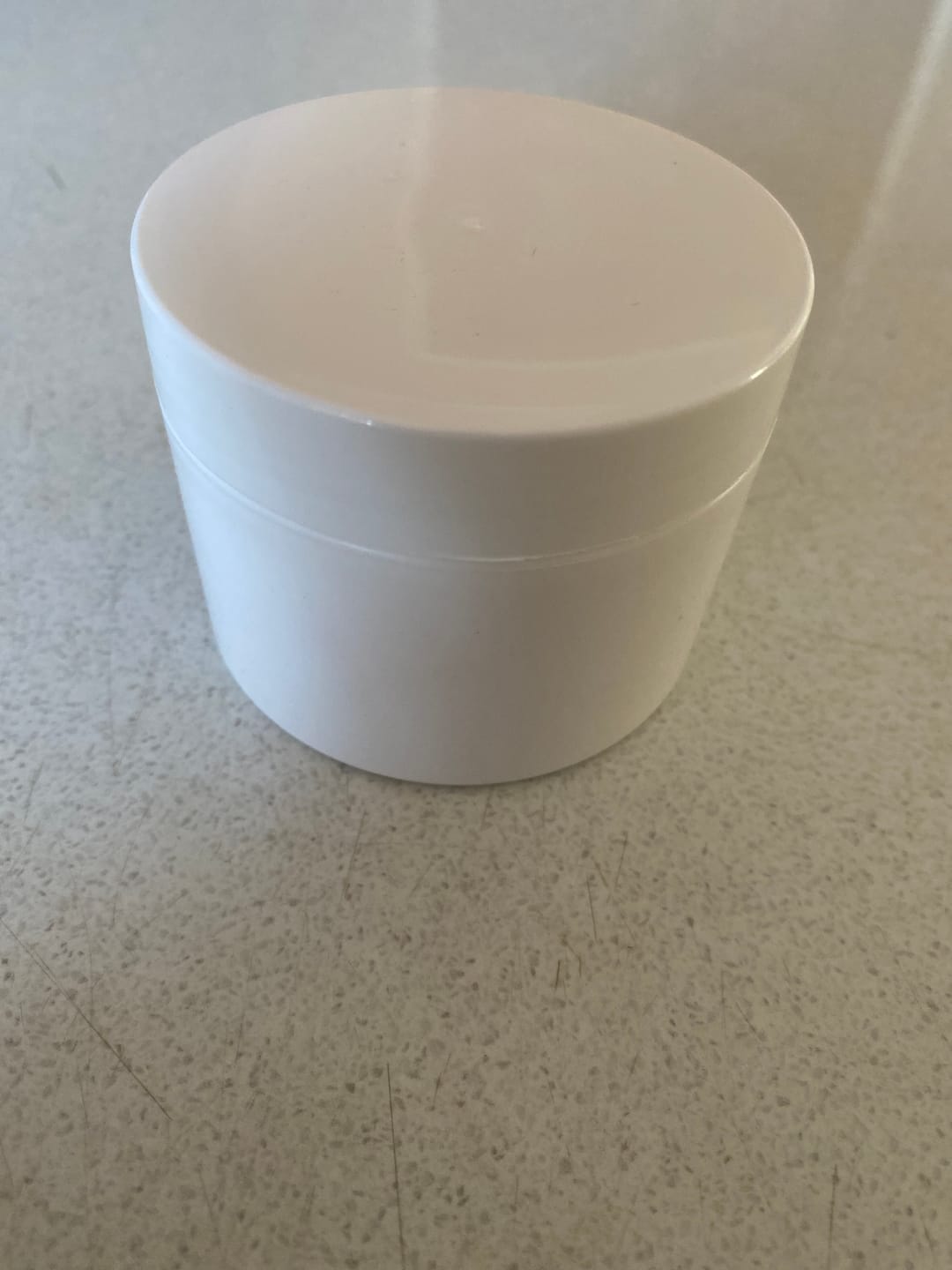 Customer photo review of 125 g Cosmetic Jar (65 mm neck) - White with White Lid