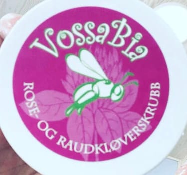 Kundenfoto-Rezension zum Gesichtspeeling mit Rosen- und Rotklee-Extrakt