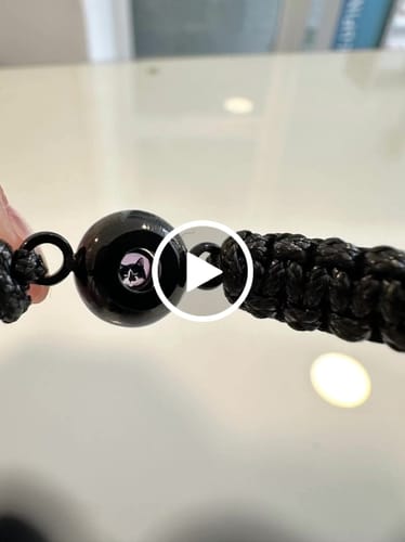 Customer video review of Gravet Personalisiertes Armband
