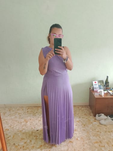 Customer photo review of Abito lungo glitterato plissé monospalla con spacco alto e shorts interno