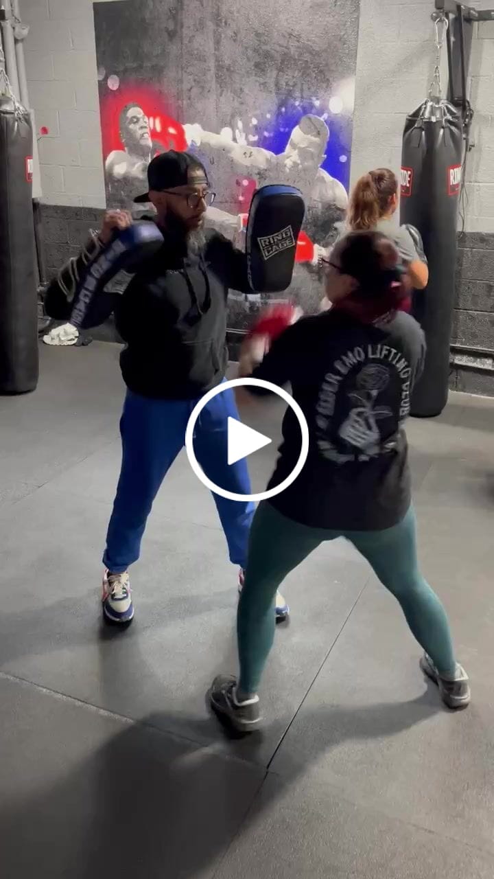 Customer video review of Elder Emo Lifting Club Tee