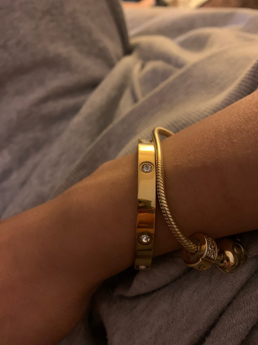 Customer photo review of Deluxe Timeless Stone Armreif 18K Vergoldet