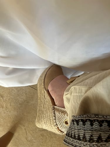 Reseña con foto de un cliente sobre Miriam beige