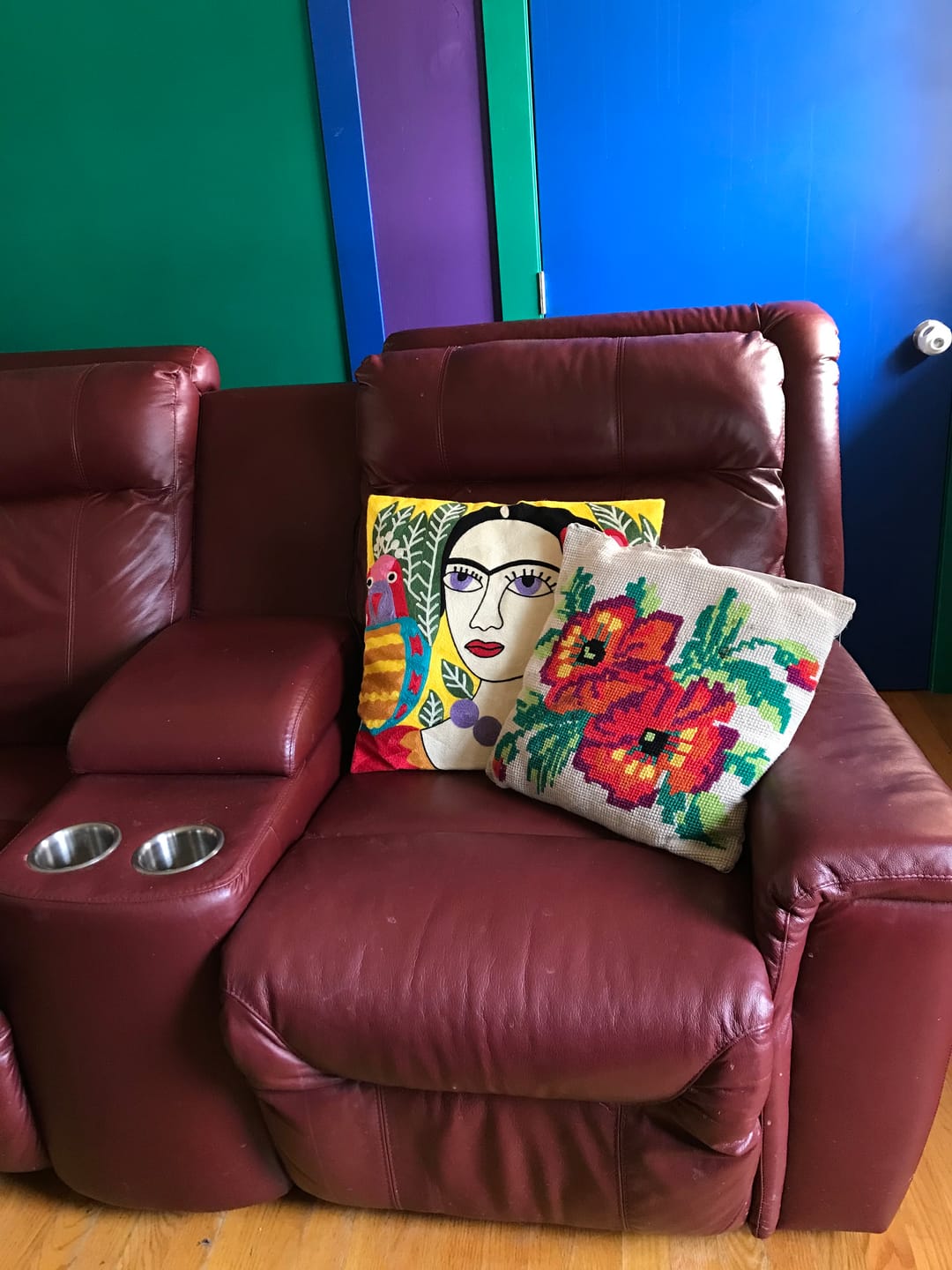 Customer photo review of Frida Kahlo Embroidery pillow Cases
