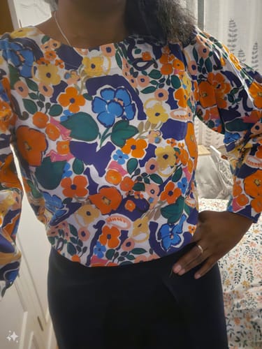 Customer photo review of Blouse Hortense - voile de coton fleuri vitaminé