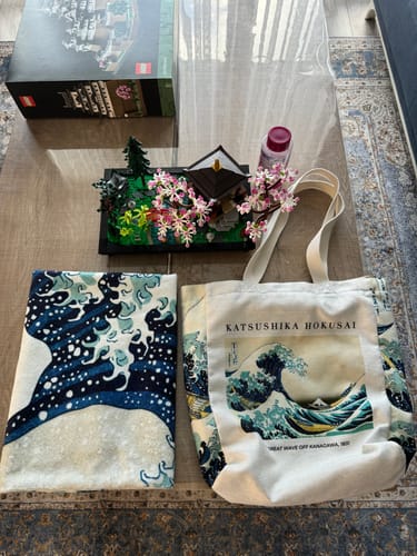 Customer photo review of The Great Wave off Kanagawa Omuz Çantası