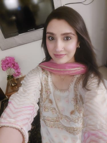 Customer photo review of MOISTURE RESTORE SERUM FOUNDATION