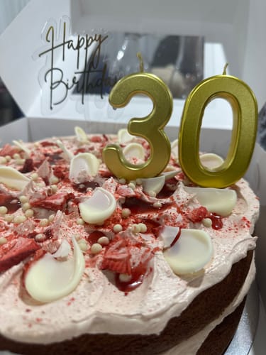 Customer photo review of White Chocolate & Strawberry Cake