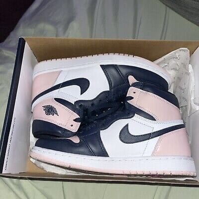 Customer photo review of AIR JORDAN 1 HIGH OG ATMOSPHERE (BUBBLE GUM)