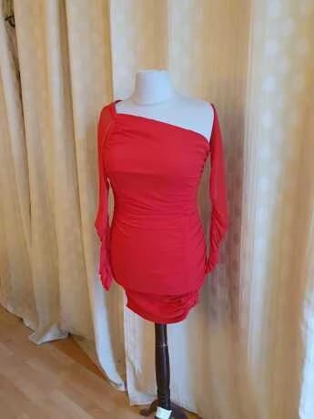 Customer photo review of Robe plissée à épaules dénudées en maille à la mode