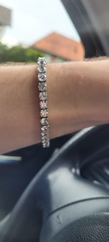 Customer photo review of TENNISBOY BRACELET. - 5MM WHITE GOLD