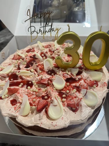 Customer photo review of White Chocolate & Strawberry Cake