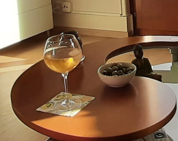 Customer photo review of REBELS 0.0% SWEET AMARETTI (alcohol-free Amaretto Alternative)