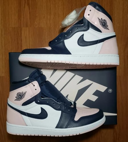 Customer photo review of AIR JORDAN 1 HIGH OG ATMOSPHERE (BUBBLE GUM)