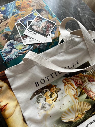 Customer photo review of The Birth of Venus Omuz Çantası
