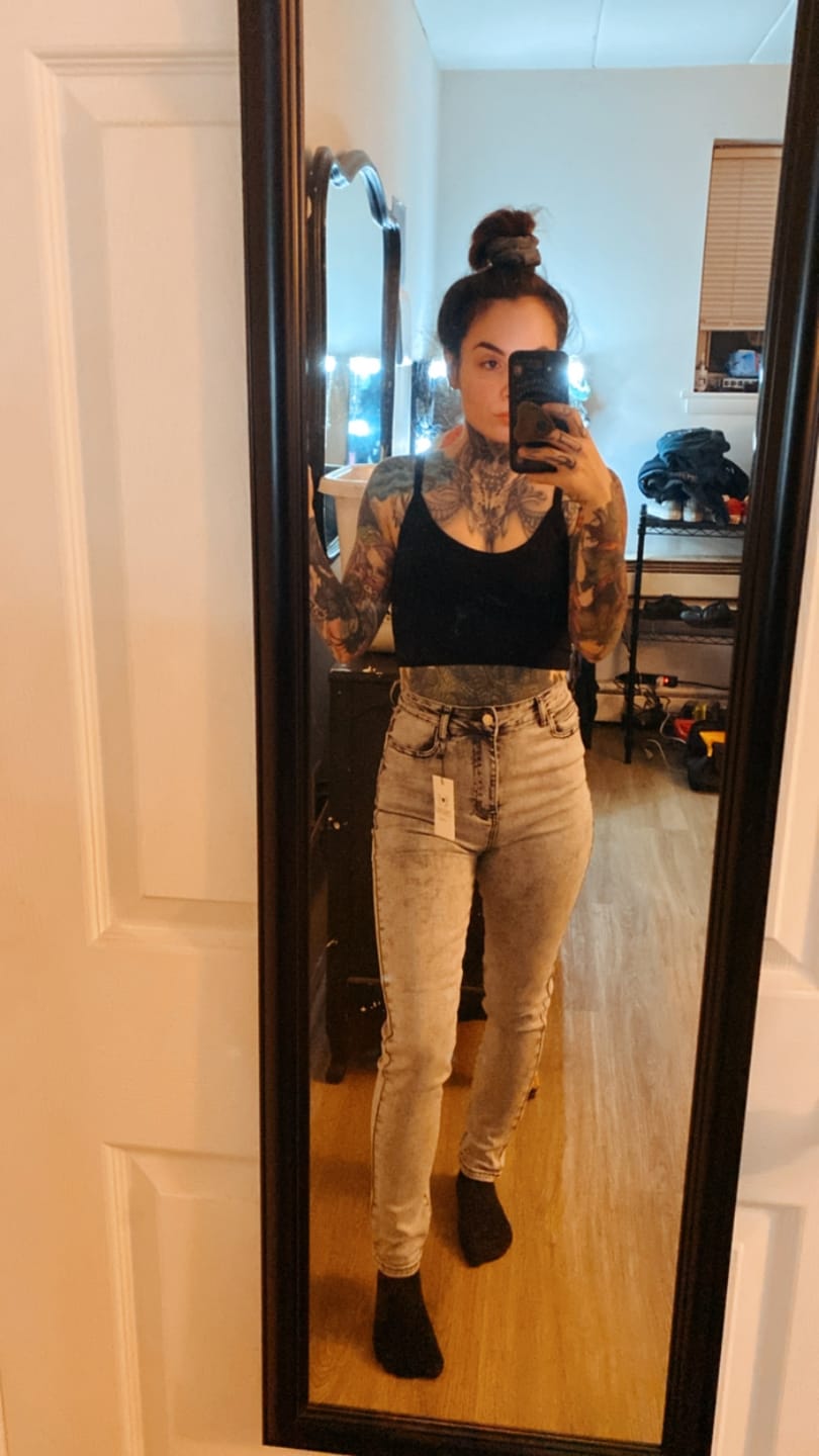 Customer photo review of Hebe Black Backless Crop Tank Top