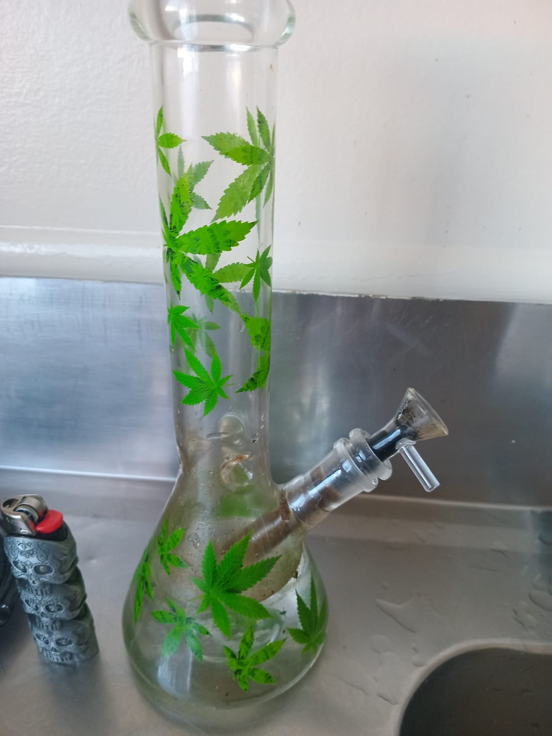 Customer photo review of Premium Leafy Beaker Shape Waterpipe 26cm