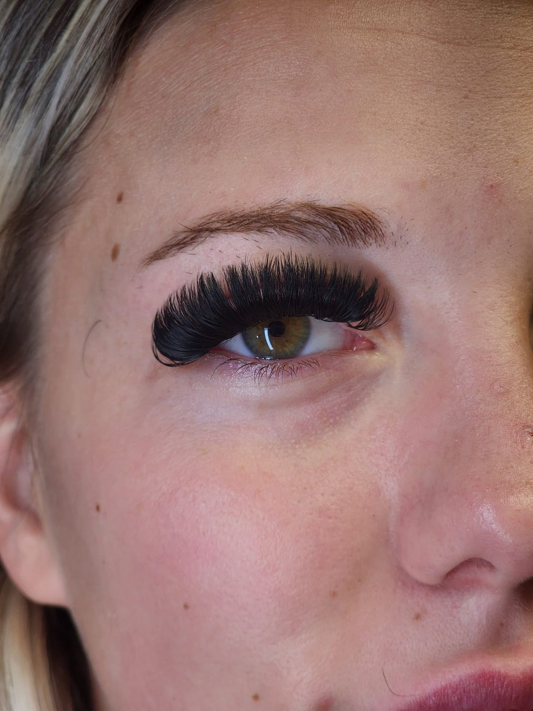 Customer photo review of Cashmere Volume Lash Extensions 0.03mm