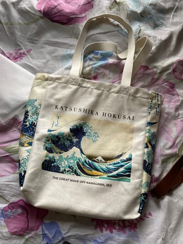 Customer photo review of The Great Wave off Kanagawa Omuz Çantası