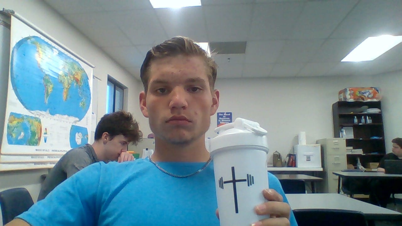 Customer photo review of HolStrength Blender Bottle