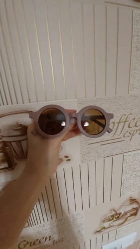 Customer photo review of Retro Solid Color Ultraviolet Sunglasses