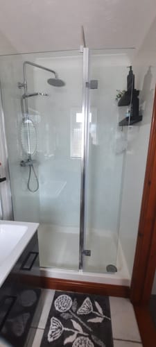 Customer photo review of ShowerWorX 300mm Wetroom 8mm Hinged Return Screen
