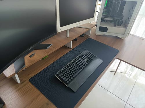 Customer photo review of Japanese Cloud Black | Mousepad