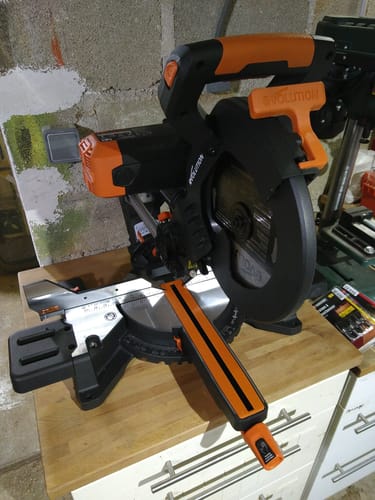 Customer photo review of Pack Evolution : Scie à onglet de 255mm double biseau R255SMS-DB+ avec lame multi-matériaux TCT + lame bois supplémentaire