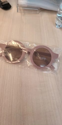 Customer photo review of Retro Solid Color Ultraviolet Sunglasses