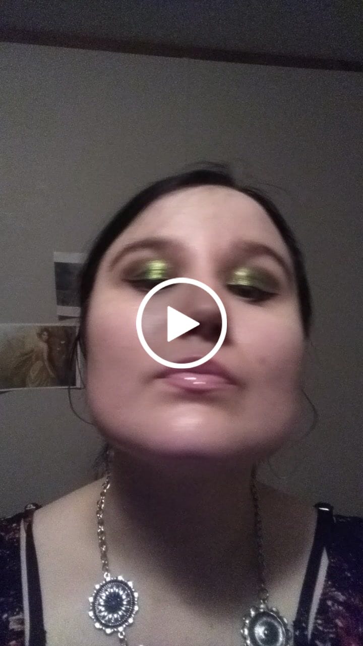 Customer video review of Multichrome Special effect eyeshadow - Medusa