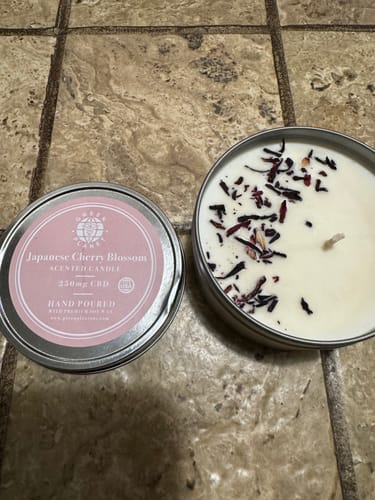 Customer photo review of Aromatherapy CBD Candle Japanese Cherry Blossom