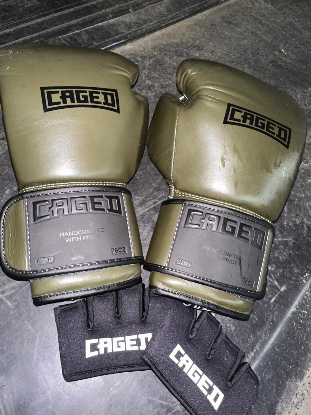 Customer photo review of Caged (Kick)Bokshandschoenen 'X' Series - Kaki Groen/Zwart