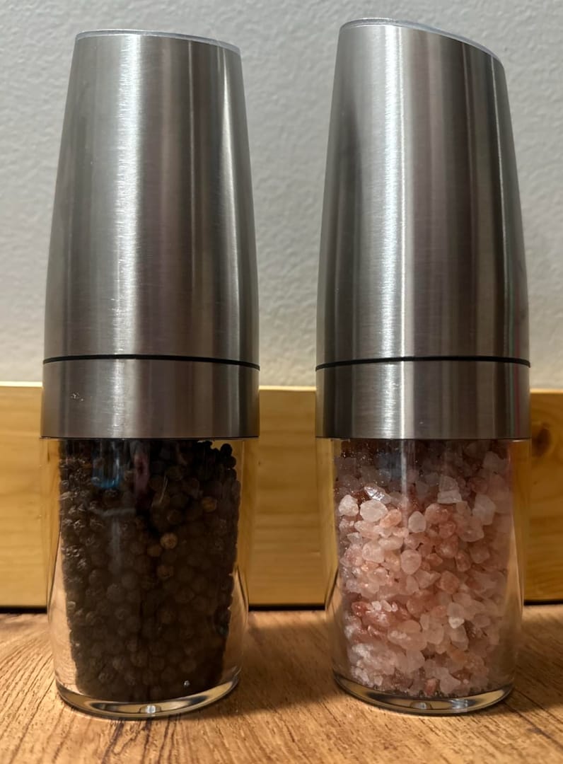 Customer photo review of Automatic Salt & Pepper Grinder Set