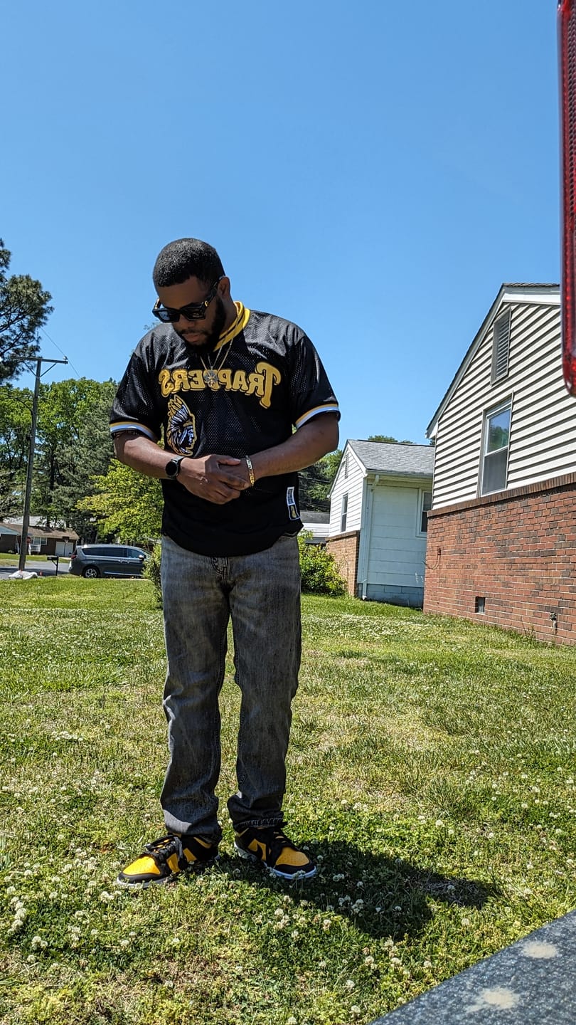 Customer photo review of Trappers - Yellow on Black Jersey