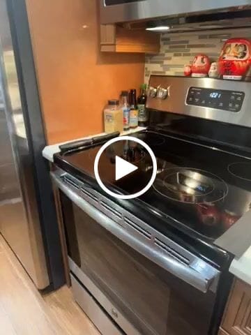 Customer video review of Glass Cooktop Cleaner & Polish Kit