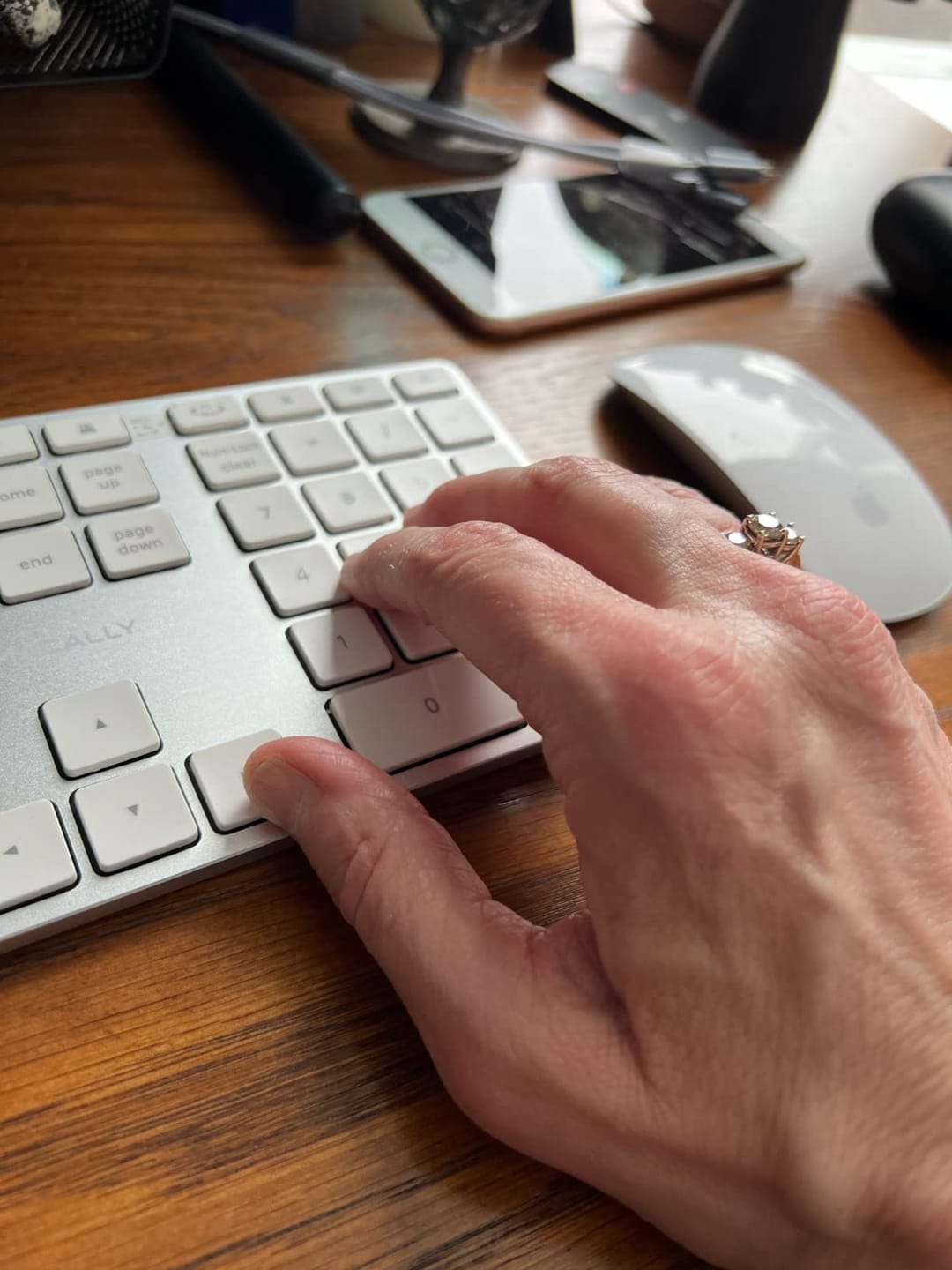 Customer photo review of Bluetooth Number Pad | 10 Key + Arrows