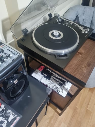 Customer photo review of Mueble para vinilos 48 TOFFEE