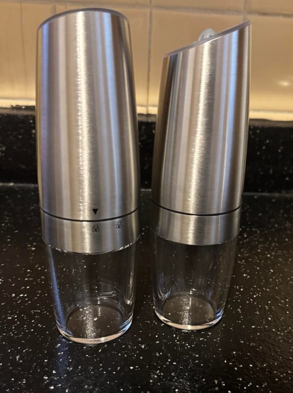 Customer photo review of Automatic Salt & Pepper Grinder Set