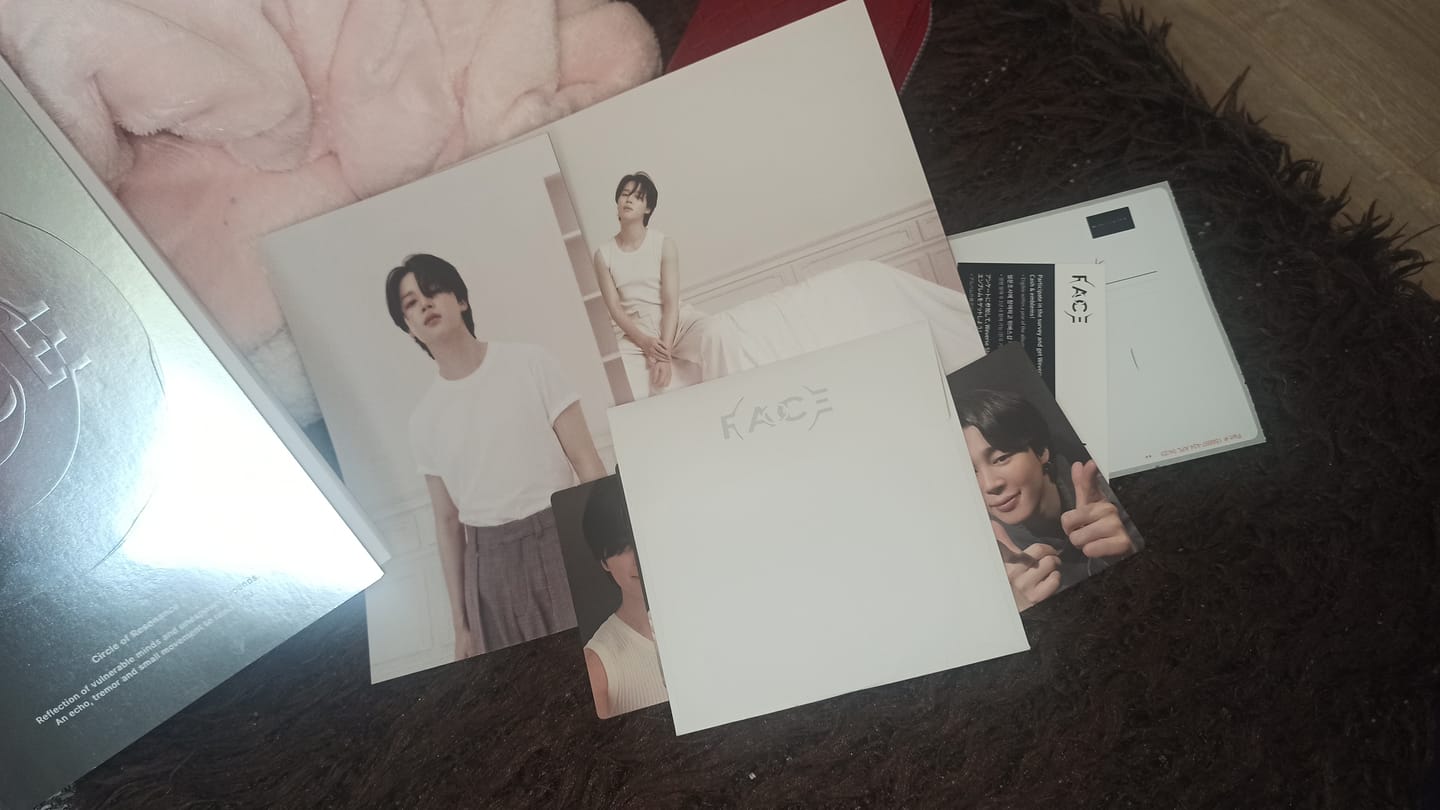 Customer photo review of BTS JUNGKOOK - GOLDEN 1ST SOLO ALBUM