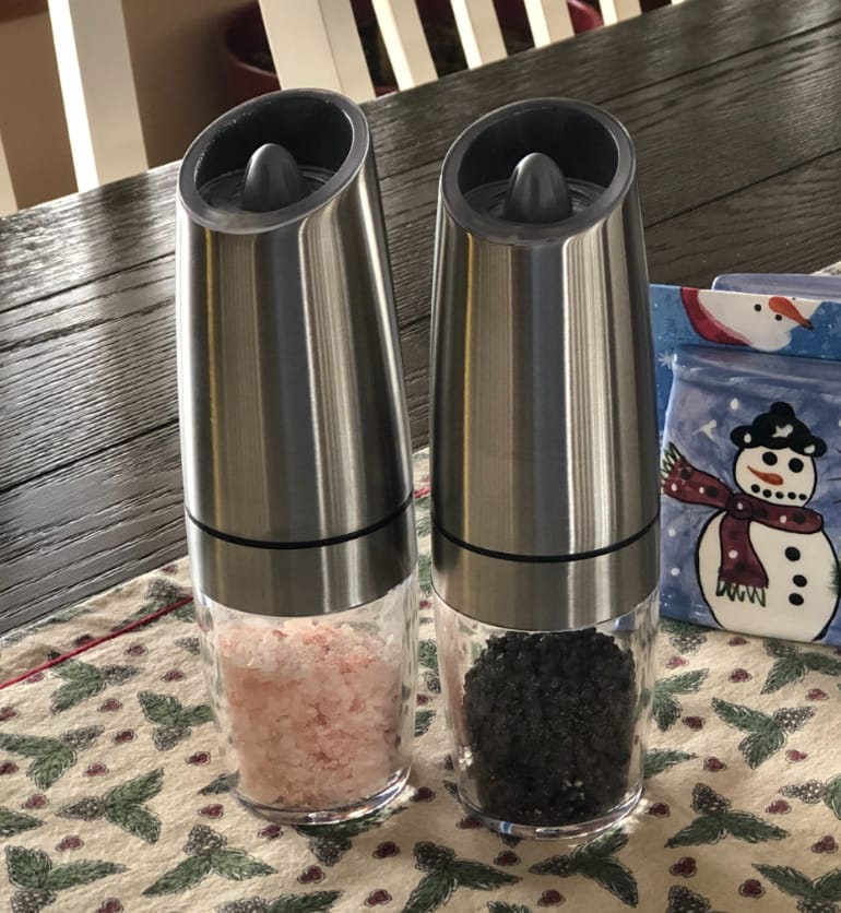 Customer photo review of Automatic Salt & Pepper Grinder Set