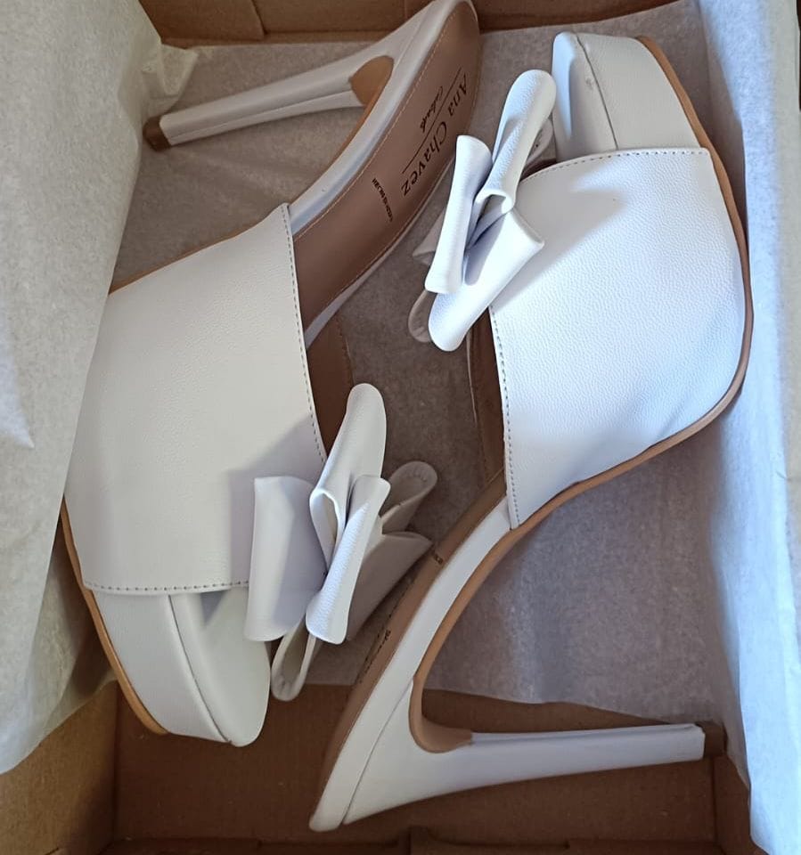 Customer photo review of Zapatilla Minerva con moño
