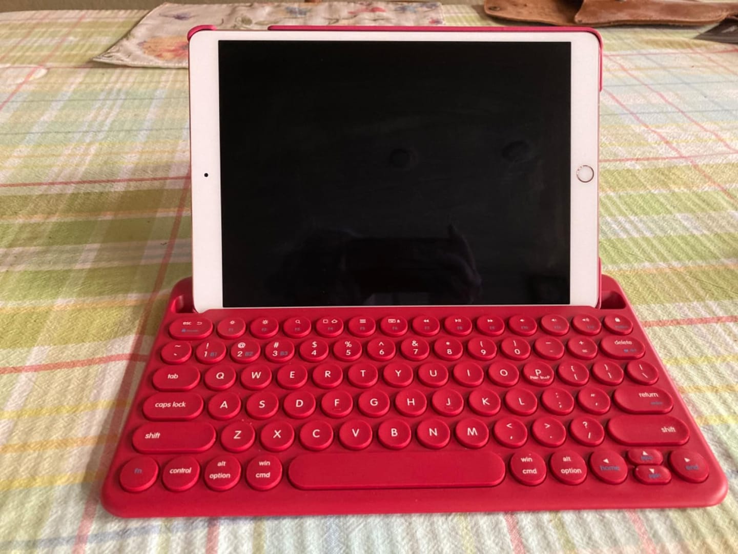 Customer photo review of iPad Keyboard Bluetooth | & Mac, iPhone