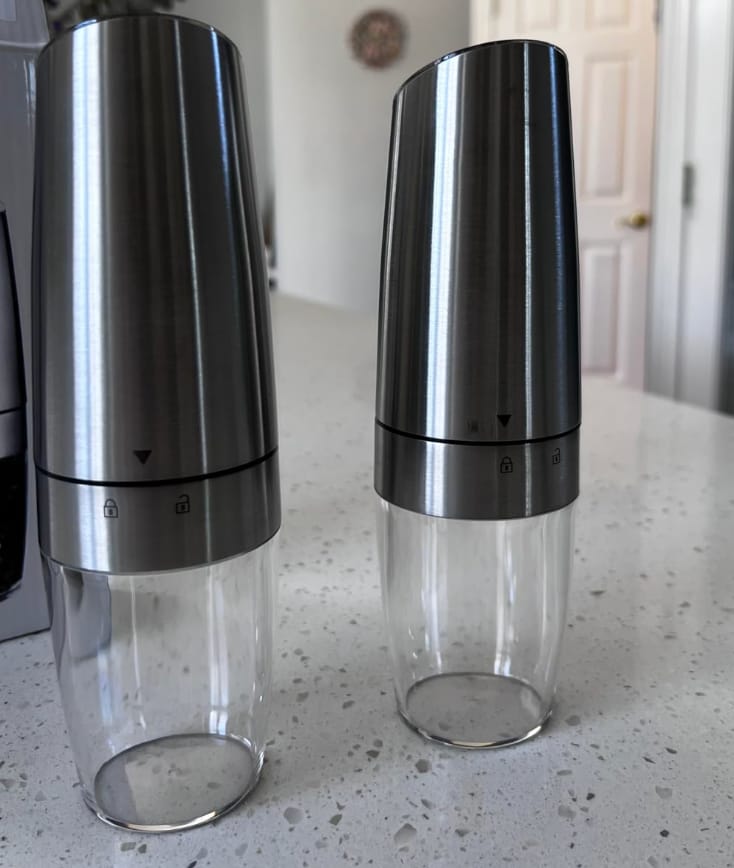 Customer photo review of Automatic Salt & Pepper Grinder Set