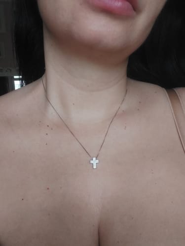 Customer photo review of Collana Mini Croce Pavè
