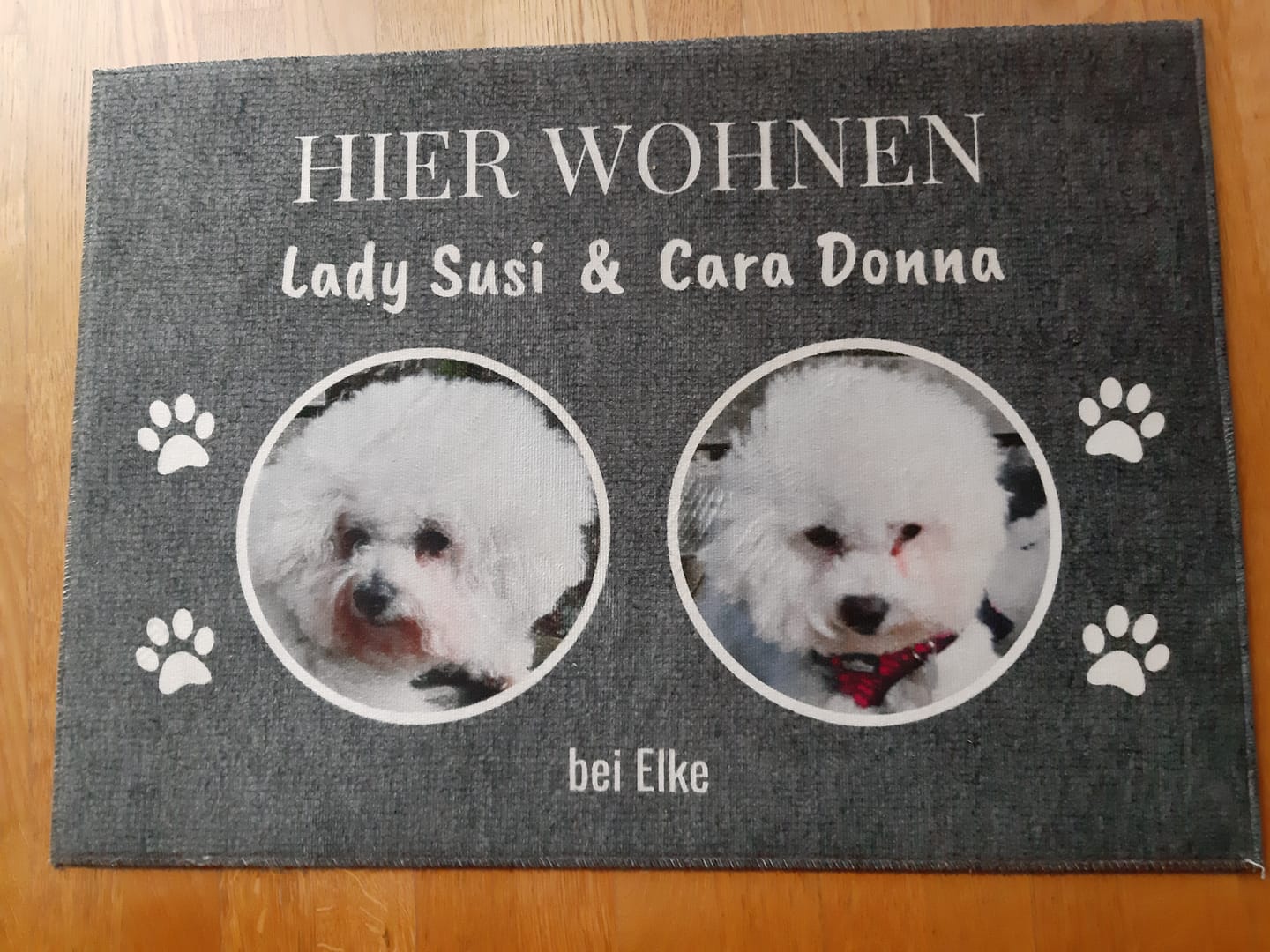 Customer photo review of Hier wohnt - Individuelle Haustier Fußmatte